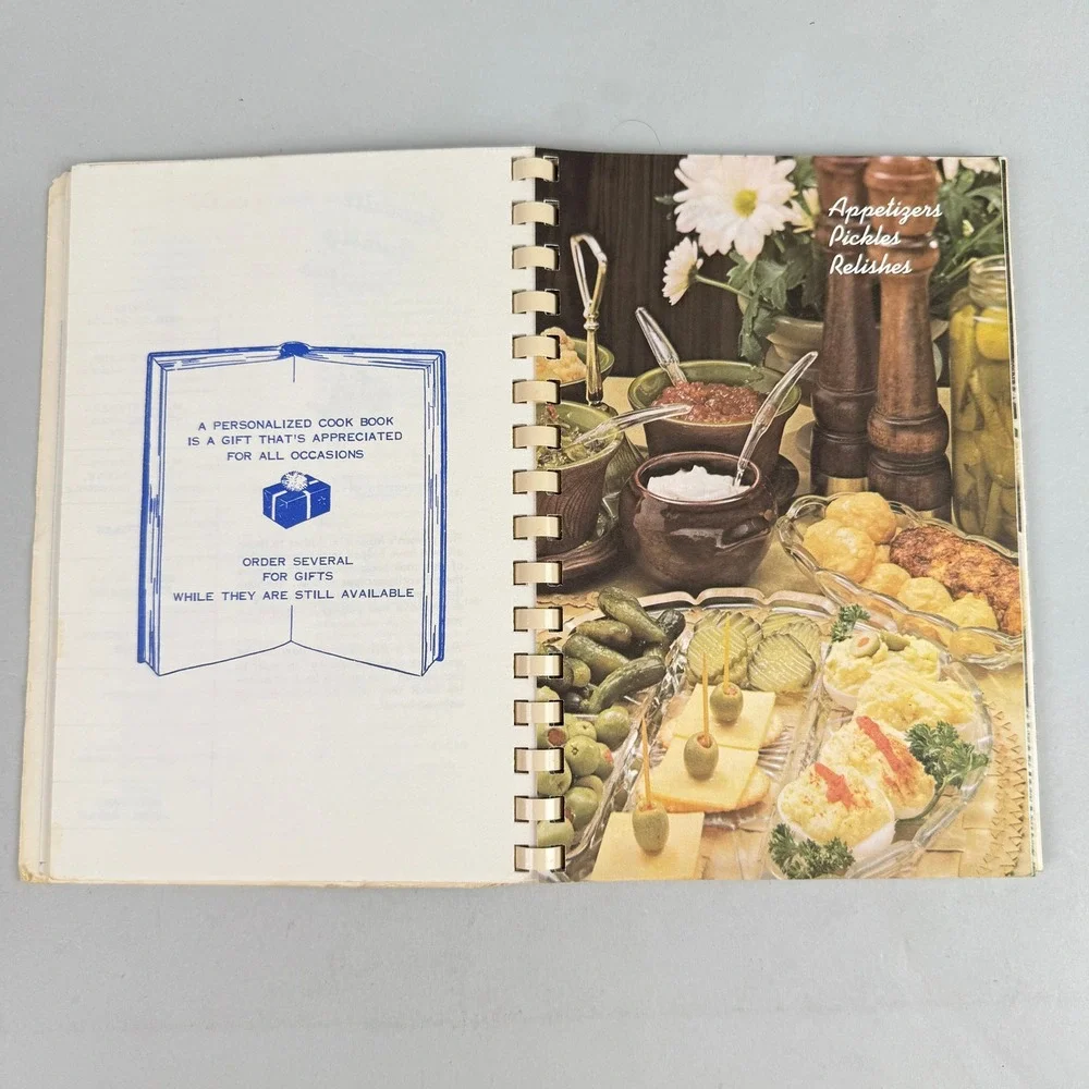 Vintage Favorite Recipes from Our Best Cooks Cookbook Plastic Comb Bound 1980's
